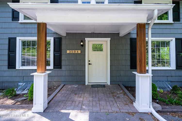 3504 Rosendale Rd Niskayuna, NY 12309