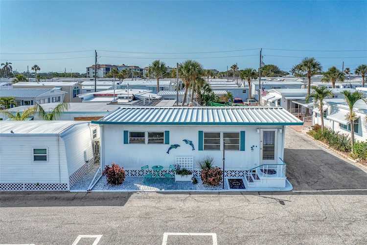 52 Twin Shores Blvd Longboat Key, FL 34228