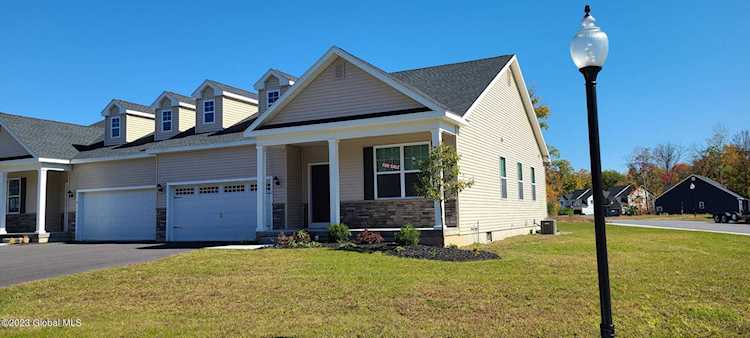 2 Linden Ct Ballston Lake, NY 12019