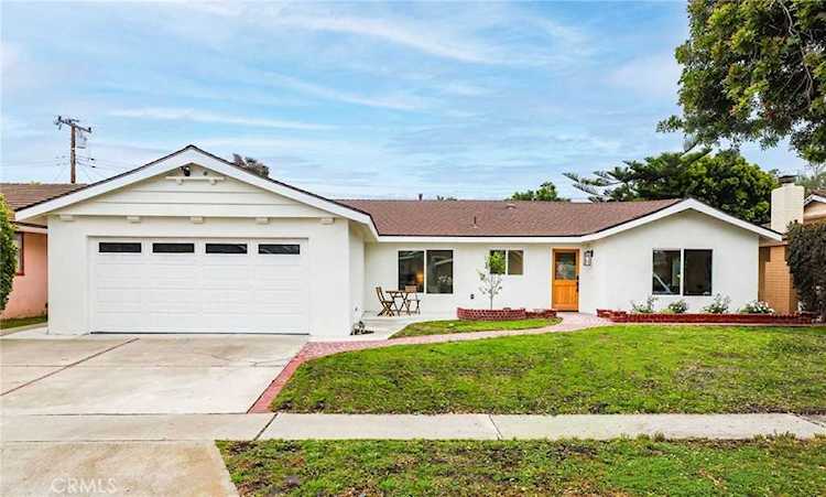3126 Madeira Ave Costa Mesa, CA 92626