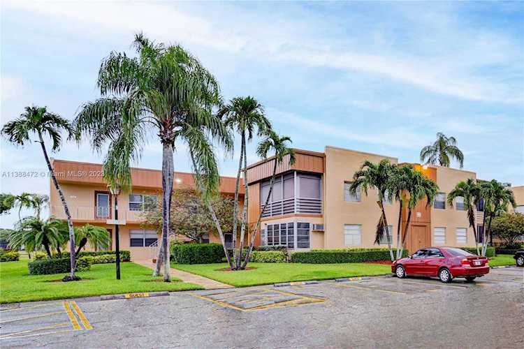 451 Flanders J #1 Delray Beach, FL 33484