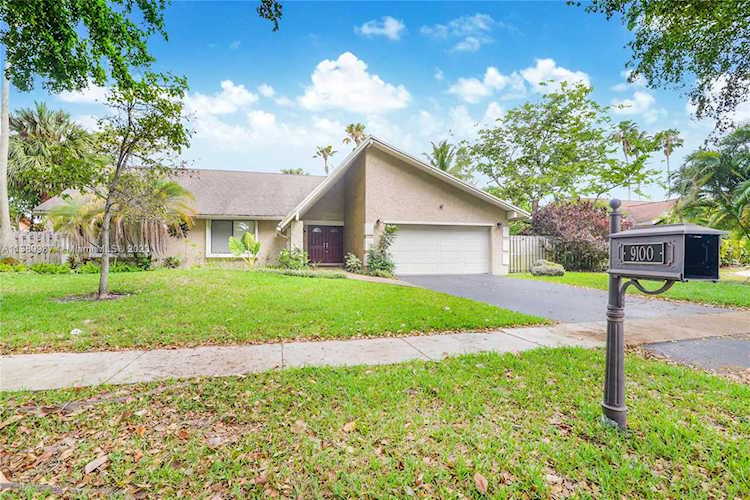 9100 NW 15th St Plantation, FL 33322