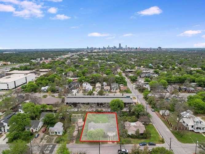929 E 52nd ST Austin, TX 78751