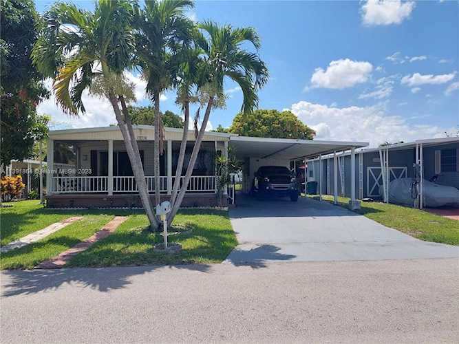 2357 SW 84th Ave Davie, FL 33324