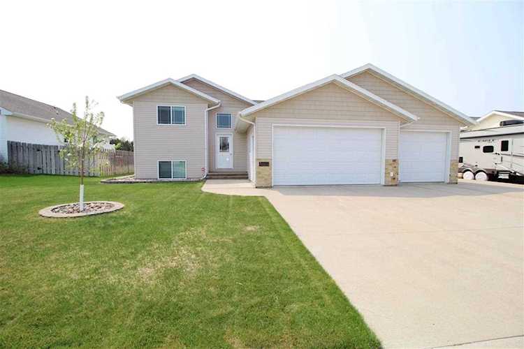 1809 NW 28th St Minot, ND 58703