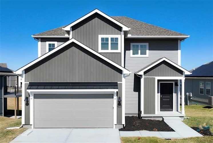 27424 Cedar Grove Dr Lee's Summit, MO 64086