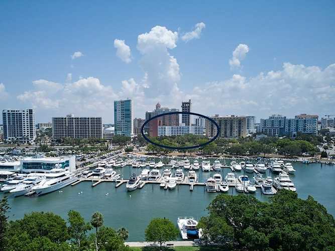 33 S Gulfstream Ave #507 Sarasota, FL 34236