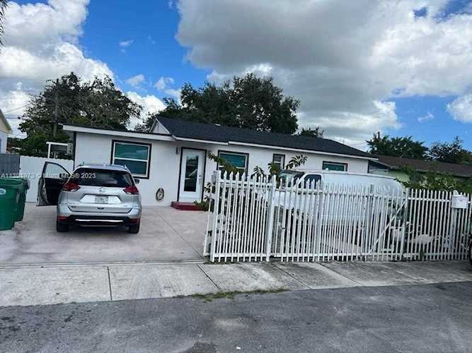 1935 NW 84th St Miami, FL 33147