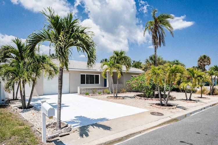 115 Lido Dr St. Pete Beach, FL 33706