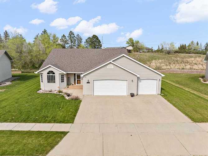 121 NW 30th St Minot, ND 58703