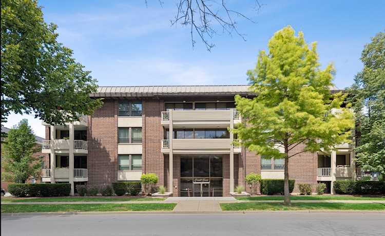 111 E Cossitt Ave #103 La Grange, IL 60525