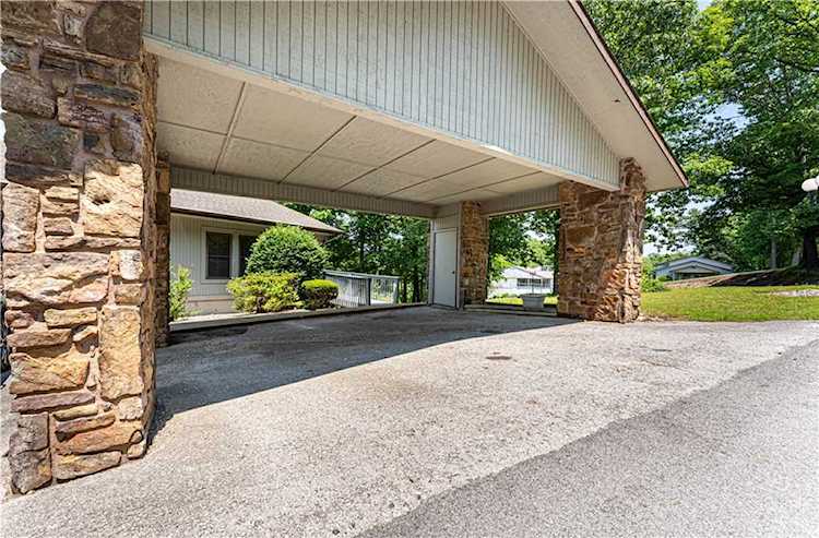 2 Mindy Ln Bella Vista, AR 72715