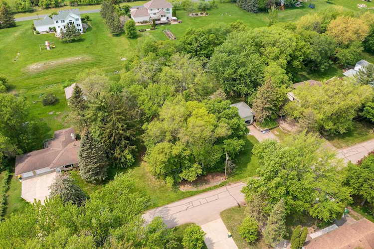47 Hackberry Hill Orono, MN 55356
