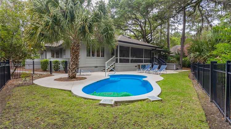 23 W Willow Oak Rd Hilton Head Island, SC 29928