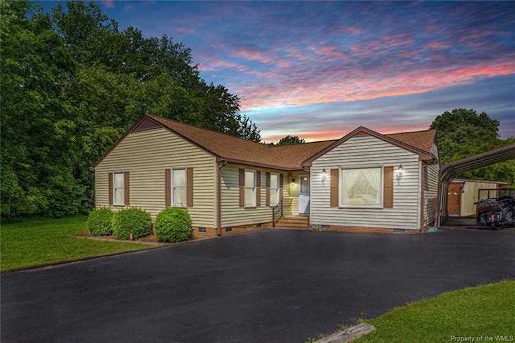 6633 Gary Ct Gloucester, VA 23061