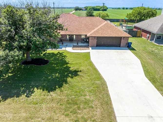 5034 Prairie Summit ST Seguin, TX 78155