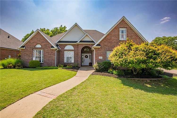 5300 S 45th St Rogers, AR 72758