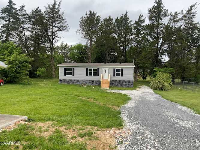 9321 E Emory Rd Corryton, TN 37721