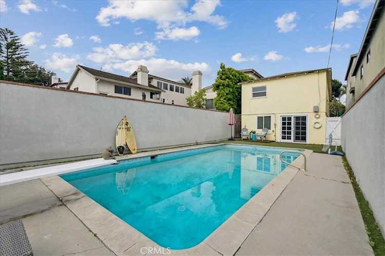 616 N Poinsettia Ave Manhattan Beach, CA 90266