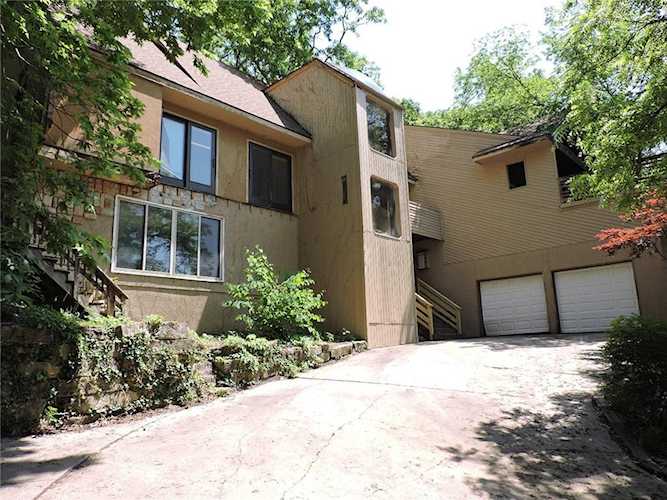 4715 Black Swan Dr Shawnee, KS 66216 | MLS 2436438 Photo 1