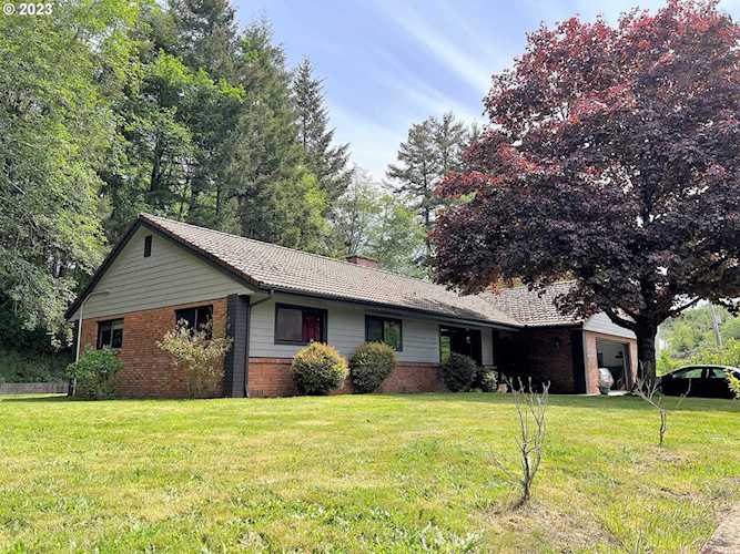 17724 Carpenterville RD Brookings, OR 97415