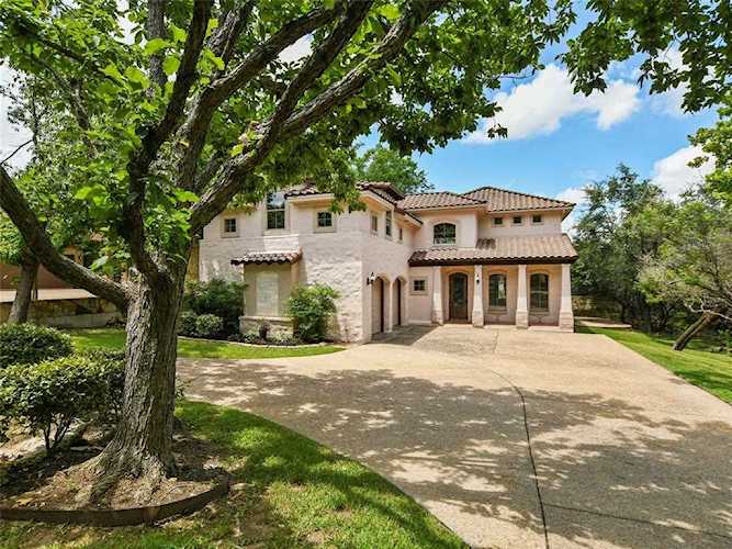 3 Waterfall DR The Hills, TX 78738