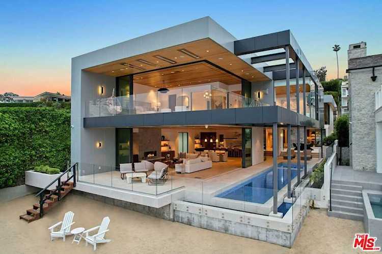 2201 Bayside Dr Corona Del Mar, CA 92625