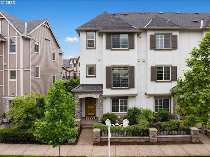 Buy, sell, or invest in property with Donna Roberts Group. Professional real estate services in Camas, WA & surrounding counties as well as Portland, OR Photo 1