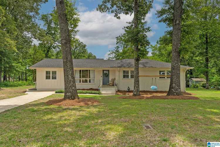 1869 Mayflower Drive Hoover, AL 35226