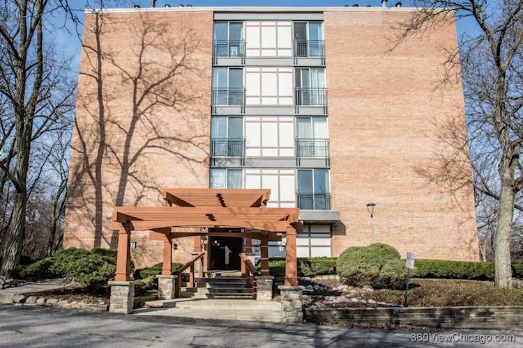 5810 Oakwood Dr #2A Lisle, IL 60532