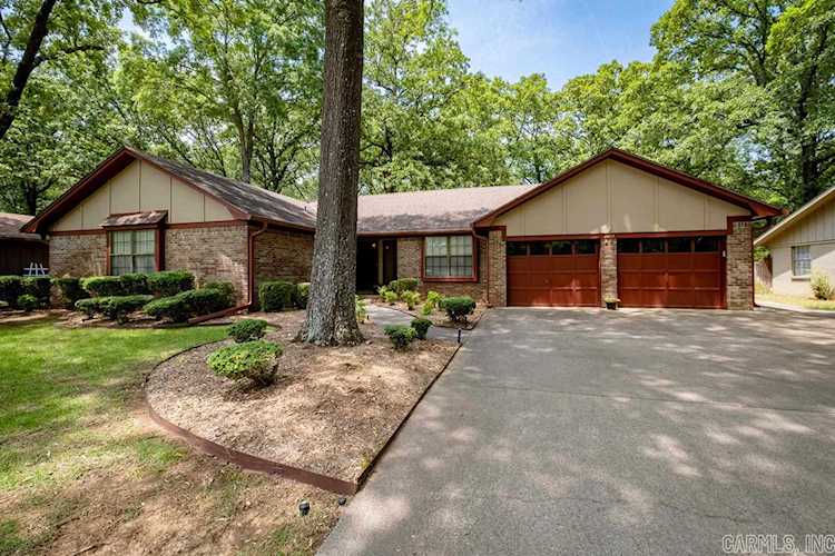 2004 Hutto St Conway, AR 72032