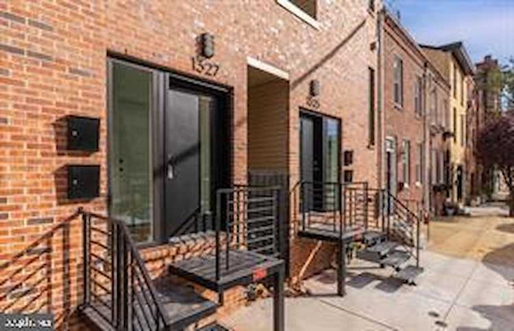 1325 Buttonwood St Philadelphia, PA 19123