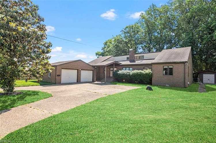 Virginia Area Real Estate Agent Photo 1