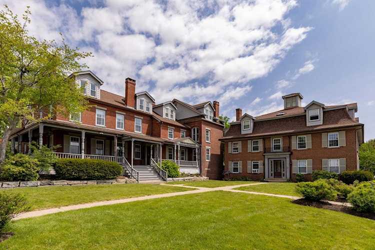 709 Central Ave #4 Dover, NH 03820