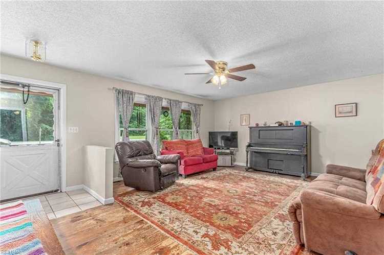 5631 Bennetts Pasture Rd Suffolk, VA 23435