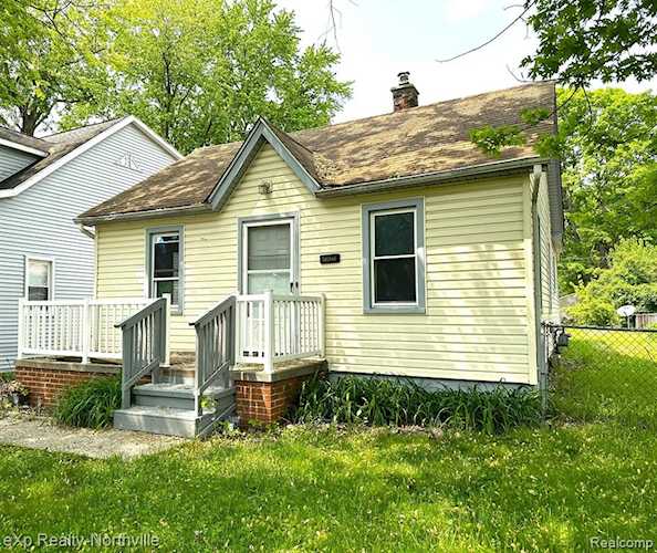 36046 Farragut Ave Westland, MI 48186