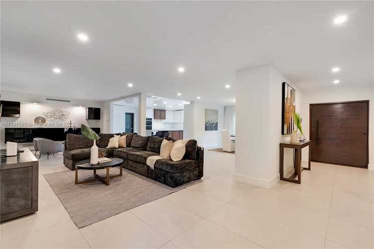 6800 SW 115th St Pinecrest, FL 33156