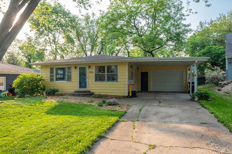 808 Washington Ave St. Charles, IL 60174