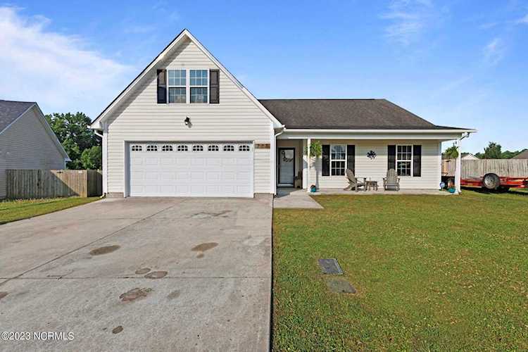 302 Otter Creek Court Richlands, NC 28574
