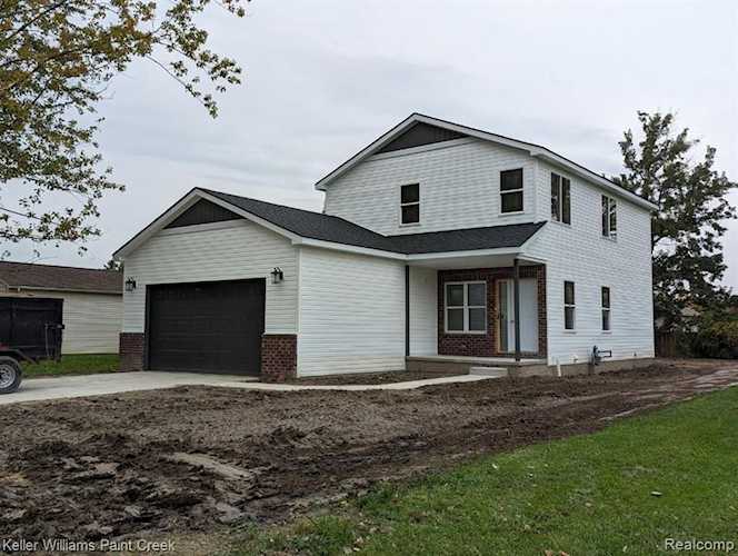 33127 Killewald Chesterfield, MI 48047