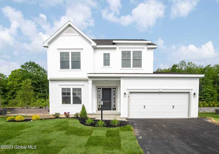17 Bergen Place Niskayuna, NY 12309