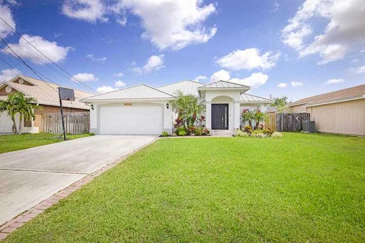 6221 Lucerne Street Jupiter, FL 33458