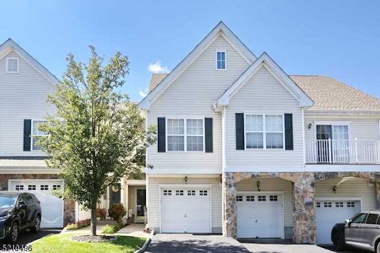 86 Mountainside Dr Pompton Lakes Boro, NJ 07442 | MLS 3834614 Photo 1