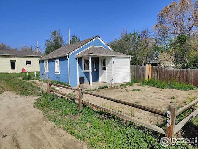207 Pearl St Wiggins, CO 80654