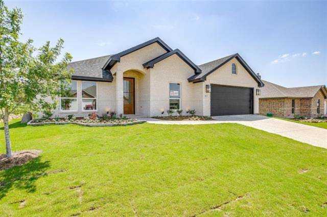 6813 Trail Rock Benbrook, TX 76126