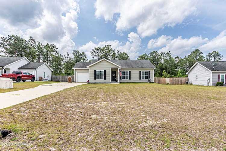 102 Courtney Pines Road Maple Hill, NC 28454