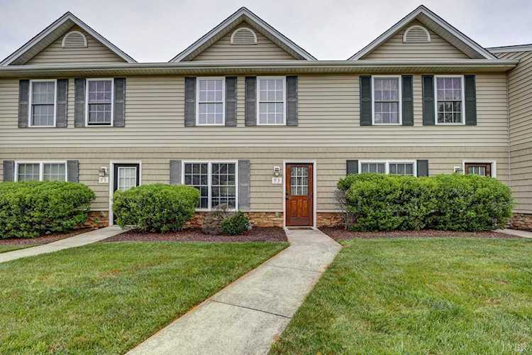 93 Old Tavern Cir Lynchburg, VA 24501
