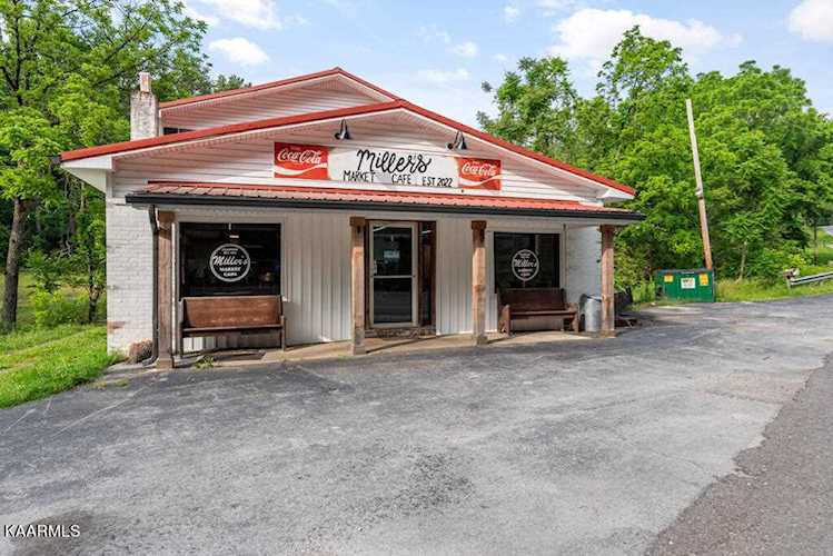 637 Sulphur Springs Rd Clinton, TN 37716