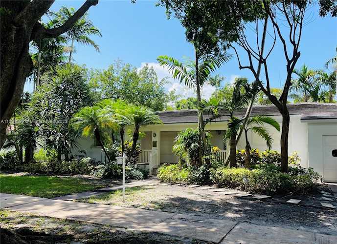 1524 Mantua Ave Coral Gables, FL 33146