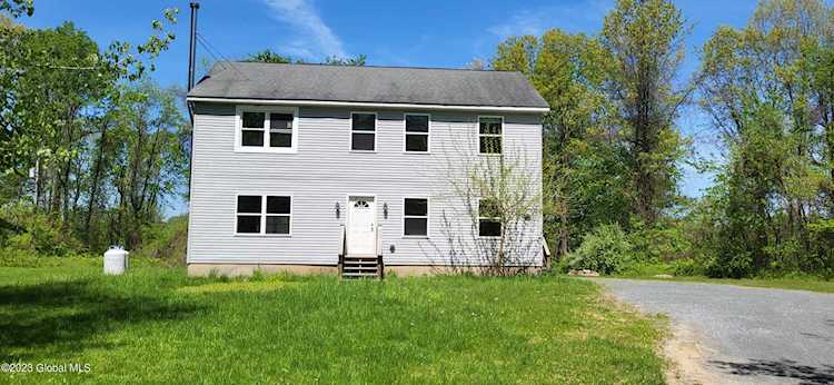 82 Maher Rd Slingerlands, NY 12159
